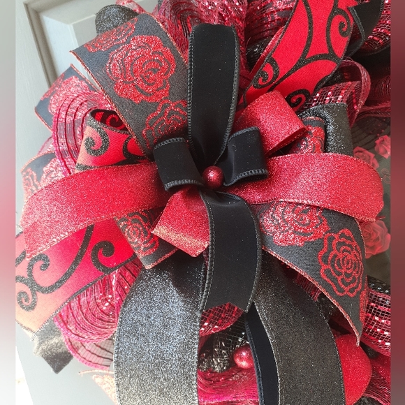 Black and Red Halloween Wreath - Picture 2 of 3